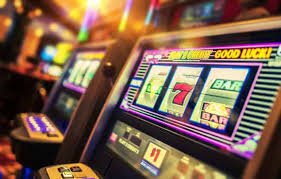 Wins board showing recent payouts in Philippine pesos on earning app